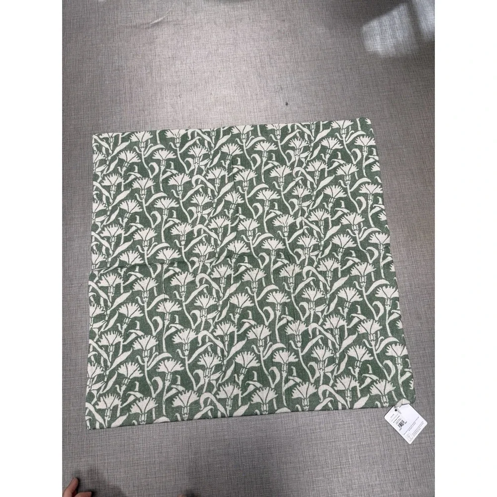 Pottery Barn Paisley Ikat Reversible 24 x 24 Pillow Cover - New‎